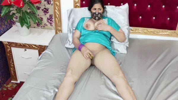 Sexy Pakistani Amazing Aunty Fucking Pussy By Dildo With Sexy Punjabi Talking - desi-porntube.com - India - Pakistan on gratisflix.com