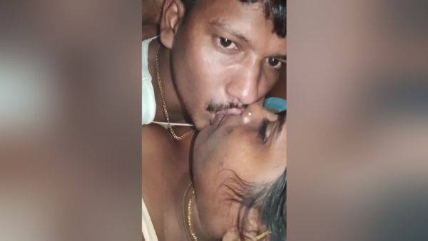 Indian Hot Wife Kiss With Hot Milf - desi-porntube.com - India on gratisflix.com