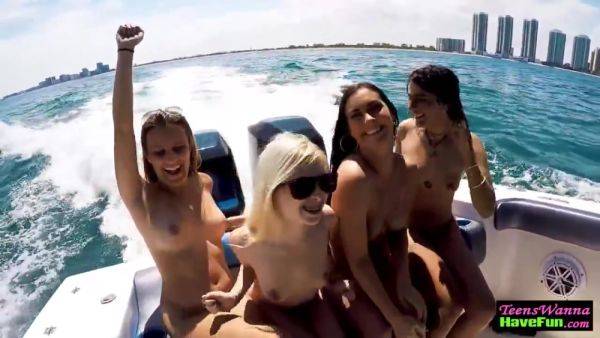 Teens Facialized On Yacht - hclips.com on gratisflix.com