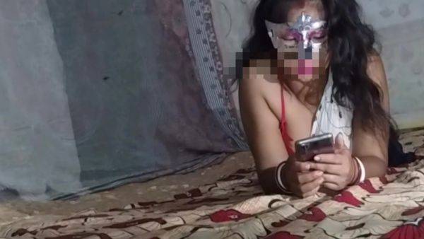 Hot Village Bangali Bhabhi Boyfriend Ko Call Karke Bulaya - desi-porntube.com - India on gratisflix.com