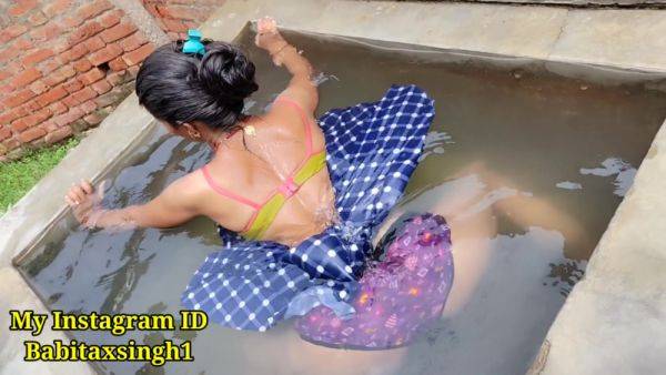 Desi Indian Outdoor Village Opne Water Tenk Bathing Desi Girl Hindi Audio - upornia.com - India on gratisflix.com