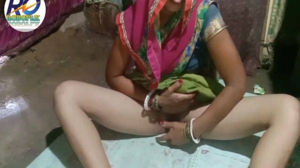 Desi Village Sex Maal Unbuttoned Her Blouse And Took Out Milk From Her Nipples And Put Her Finger In Her Pussy - hclips.com - India on gratisflix.com