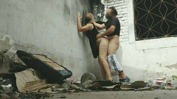 Sex In Abandoned House Showing Pussy In The Supermarket And On The Street To Onlookers - hclips.com on gratisflix.com