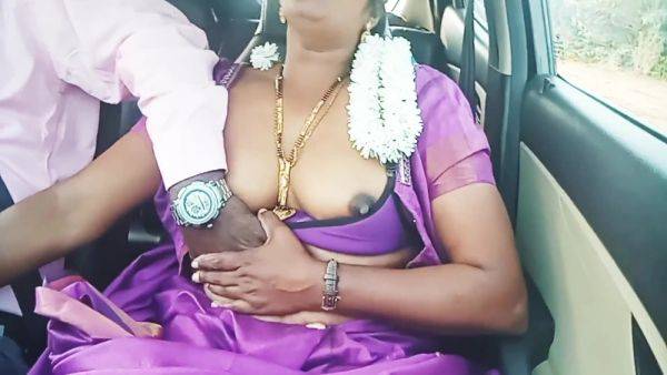 Telugu Dirty Talks Sexy Saree Aunty With Car Driver Full Video - videomanysex.com - India on gratisflix.com