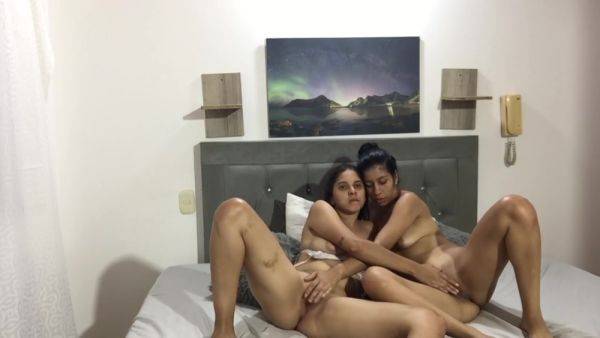 Lesbian Couple Has Passionate And Romantic Sex - hclips.com on gratisflix.com