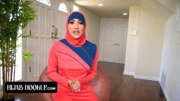 Petite Hijab Babe pays rent with her tight pussy & takes a big dick - sexu.com on gratisflix.com