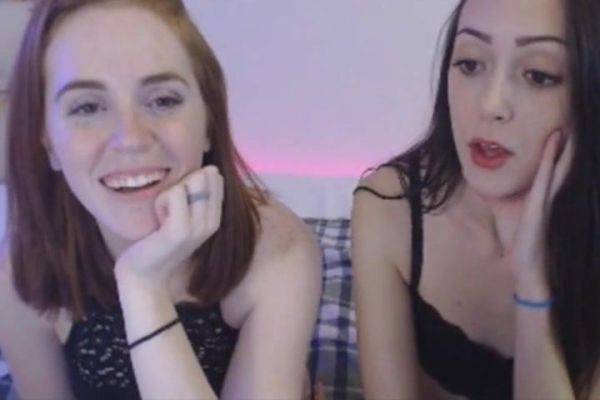 Lesbian Babes Playing And Eating Pussy On Cam - xhand.com on gratisflix.com