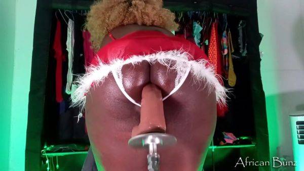Ebony College Dropout Finds Job Riding And Twerking On Huge Dongs Online This Christmas - upornia.com on gratisflix.com
