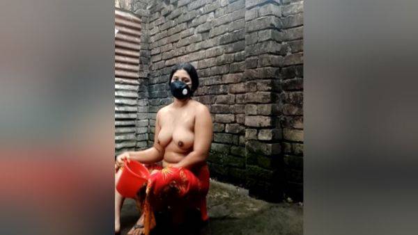 18 Years - My Stepsister Make Her Bath Video. Beautiful Bangladeshi Girl Big Boobs Mature Shower With Full - desi-porntube.com - India on gratisflix.com