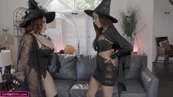 Halloween perversions between two chicks with stunning forms - xbabe.com on gratisflix.com