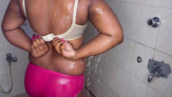 Teen Mallu Girl Bathing And Boobs Massage - desi-porntube.com - India on gratisflix.com