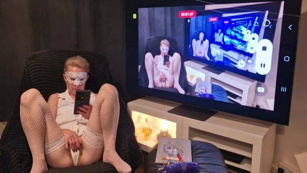 I Watch Porn On My Phone And Massage My Vagina - upornia.com - Poland on gratisflix.com