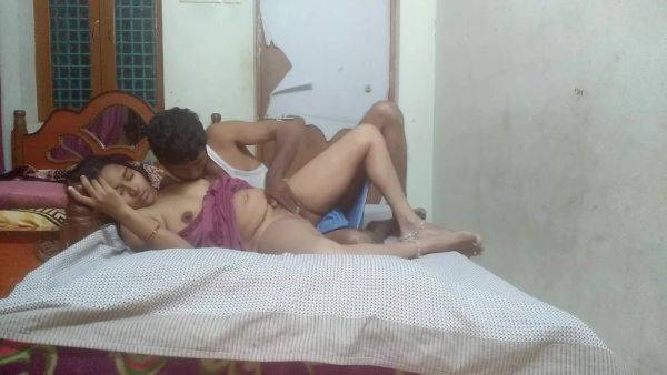 Real Life Amateur Indian Telugu Couple Fucking Hard In Their Privacy - hclips.com - India on gratisflix.com