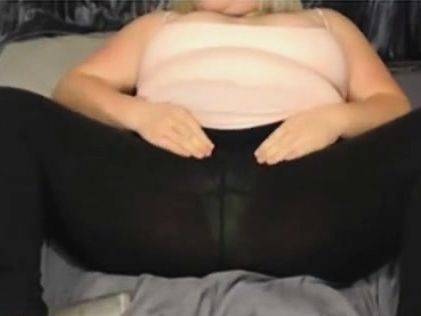 Big woman teases in leggings - drtuber.com on gratisflix.com
