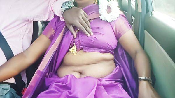 Telugu Dirty Talks, Sexy Saree Aunty With Car Driver Full Video - desi-porntube.com - India on gratisflix.com