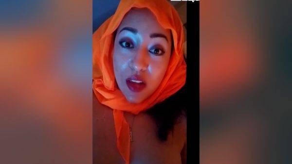 Des Ires In Saturno Squirt The Sexiest Latin Babe, She Is Now An Arab Fortune Teller Who Guesses Your And Uses Her Vagina To Seduce - desi-porntube.com - India on gratisflix.com