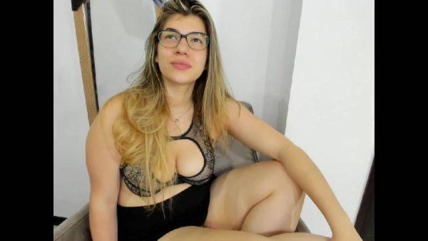 Venezuelan Pawg Girl Eiriadnax (21) Showing Her Bubb - hclips.com - Venezuela on gratisflix.com