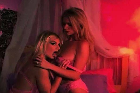 Lesbians Victoria Zdrok And Brittany Andrews Doing Dildo Sex - drtuber.com on gratisflix.com