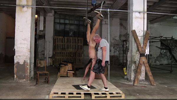 Galiel Swan endures flogging from dominant Sebastian Kane - drtuber.com on gratisflix.com