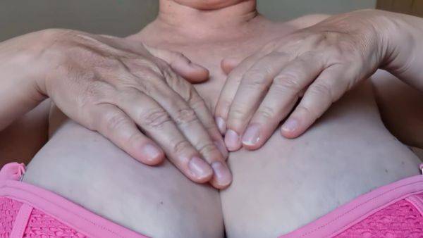 Huge Boobs In On Your Face Pov By Mariaold Milf - hclips.com on gratisflix.com