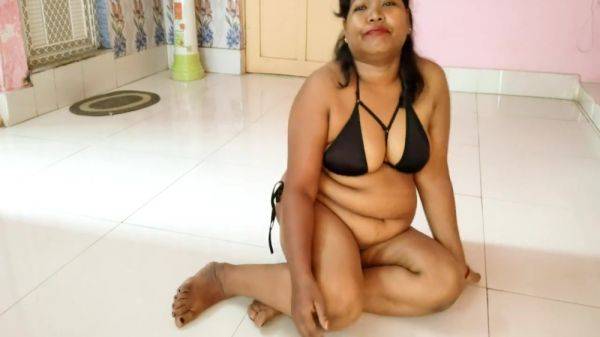 Indian Housewife Sexy Show 30 - hclips.com - India on gratisflix.com