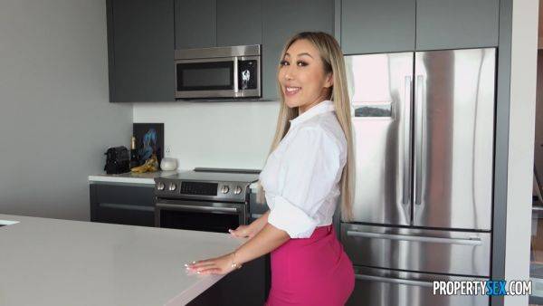 Asian beauty feels warm jizz on that fine ass in the end of a great cam fuck - xbabe.com on gratisflix.com