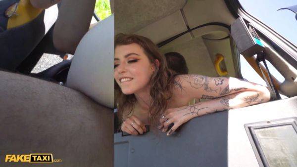 Canadian Cutie Edenivy strips down & takes a massive creampie in the backseat - sexu.com on gratisflix.com