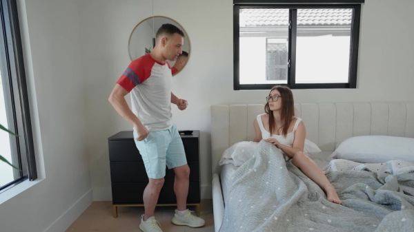 Nerdy sis feels curious and quite intriguied by her stepson's proposals - xbabe.com on gratisflix.com