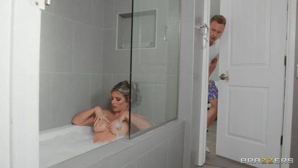 Spicy sex treat for mommy after the needy stepson spies on her in the tub - xbabe.com on gratisflix.com