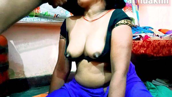 Indian Desi Village Anuty Ki Gand Chudai Hardcore Painful Clear Hindi Vioce Full Sex Video - hclips.com on gratisflix.com