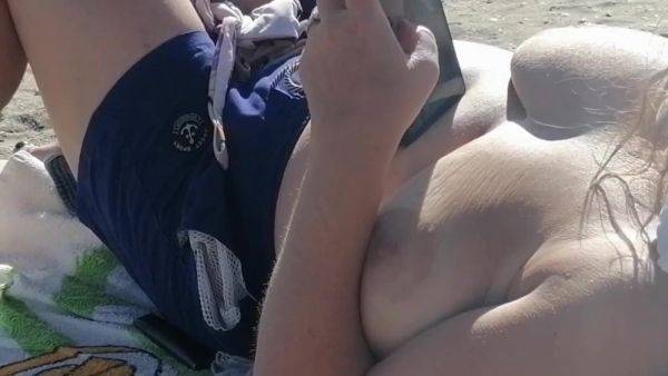 Voyeur public beach topless - voyeurhit.com on gratisflix.com