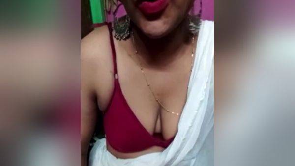 Devar Bhabhi In Bhabhi Ke Boobs Chussoge Dewar Ji Aao Na Chood Lo Muje - desi-porntube.com on gratisflix.com