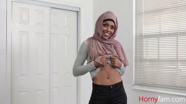 Milu Blaze enjoys getting her big tits and ass drilled in hijab while her stepsister pleases her - sexu.com on gratisflix.com