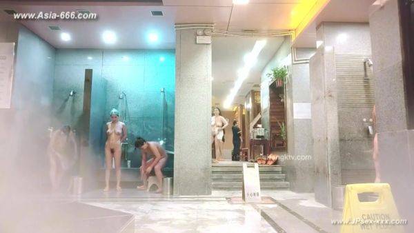 Chinese public bathroom.3 - txxx.com on gratisflix.com