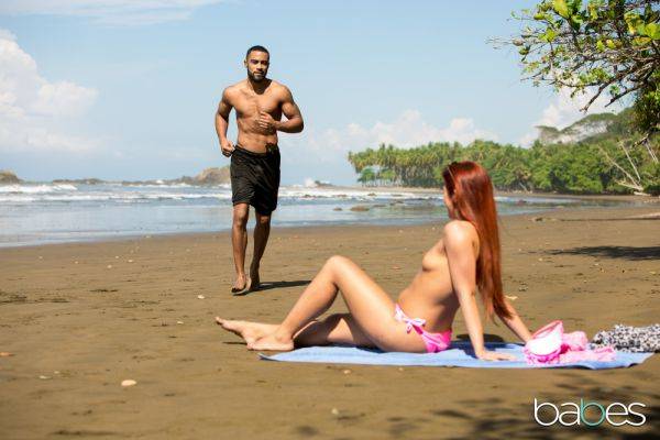 Gala Brown pleasures sporty black dude on the beach - xhand.com on gratisflix.com