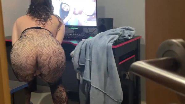 Catching My Stepsister Watching Porn With A Hidden Cam 6 Min - upornia.com on gratisflix.com
