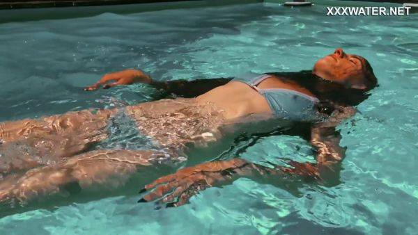 Hot Chick Lana Swims Nude For You Guys - upornia.com on gratisflix.com