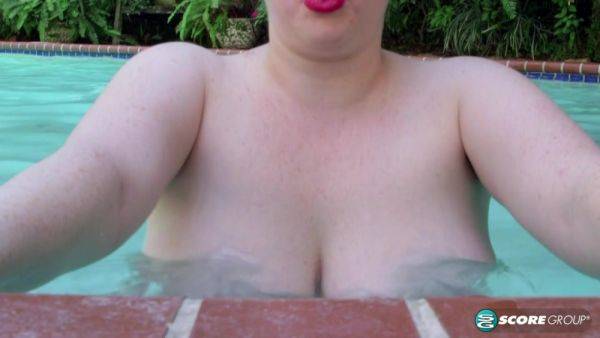 Jenna Valentine's boobs underwater - hotmovs.com on gratisflix.com