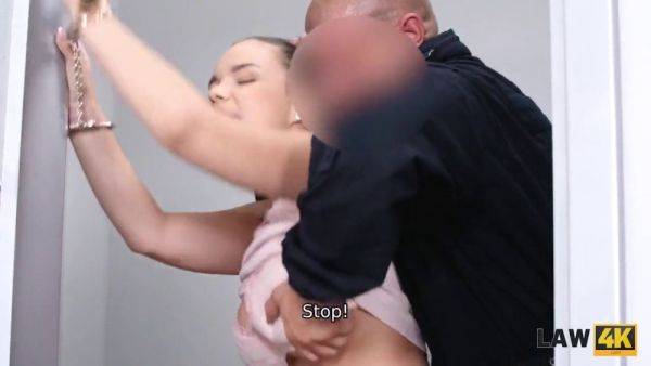 Sofia Lee, a chubby teen thief, sucks cock while being arrested by the police - sexu.com on gratisflix.com