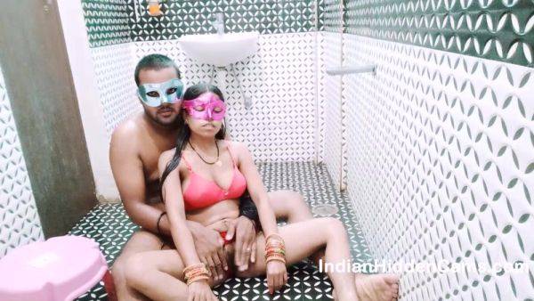 Married Indian Couple On Vacation Having Sex While Taking Shower In Desi Oyo Hotel - Hindi Audio - hclips.com - India on gratisflix.com