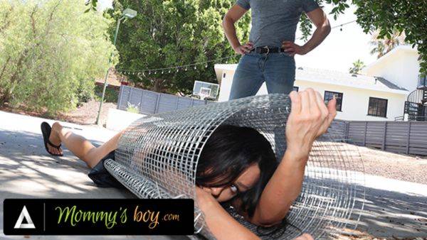 MOMMY'S BOY - Stacked MILF Gets Hard Fucked By Her Pervert Hung Gardener While Stuck In A Fence - txxx.com on gratisflix.com
