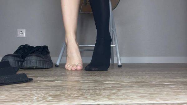 Just Look At Those Sexy Legs, They Look Just Perfect In Those Black Sneakers And Black Shoes - hclips.com on gratisflix.com