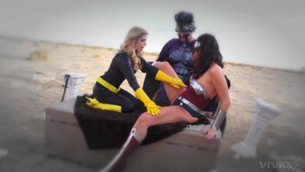 Steamy females go intimate with the same dick in super hero role play - hellporno.com on gratisflix.com