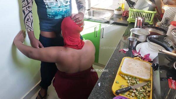 Andhra Maid Sucking Owner Dick While Working In Kitchen - hclips.com on gratisflix.com