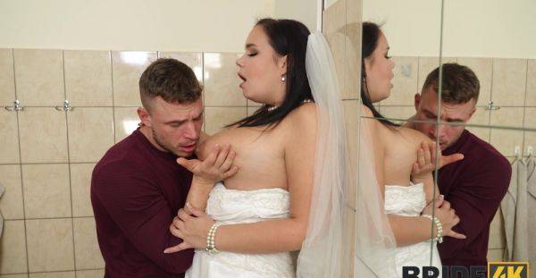 Heavy romance right on her wedding day by fucking with another dude - alphaporno.com - Czech Republic on gratisflix.com
