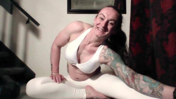 Muscle Girl In White Yoga Pants Stretching And Workout Live Stream Recording - hclips.com on gratisflix.com