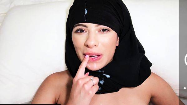 What a Hijab Can t Hide by Hijab Hookup - drtuber.com on gratisflix.com