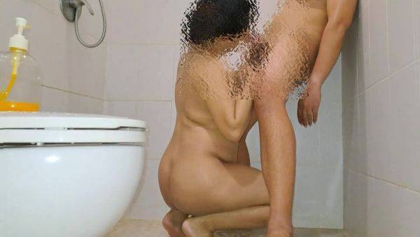 Pinay Sex In The Bathroom Yummy Blowjob - upornia.com - Philippines on gratisflix.com