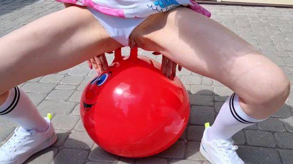 Fortunately there are two horns on the gym ball that I can ride in my outdoor solo session - anysex.com on gratisflix.com