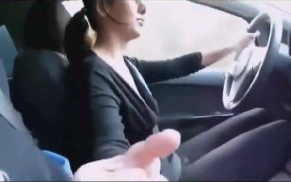 Female Uber Driver Gives Her Passenger A Handjob - xhand.com on gratisflix.com